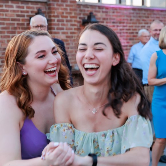 Meet your Posher, Megan - Picture 4 of 5